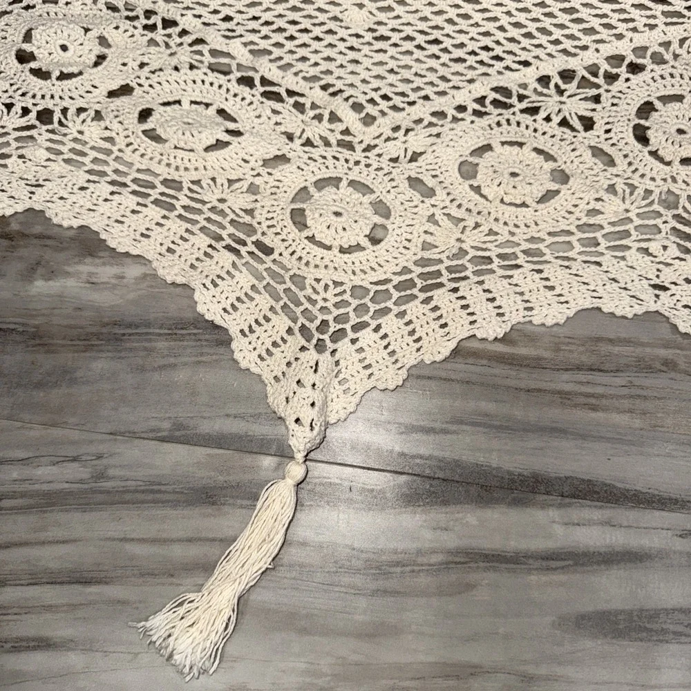 Vintage Peking Beige Intricate Crochet Valance Tassels Beige 84X18 Inch Cottage